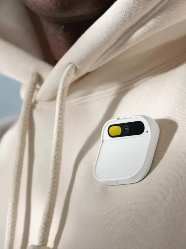 Humane Ai Pin: Turns Your Hand into a Screen; Launched at $700